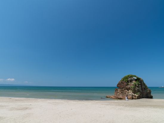 Japan_shimane_inasanohama_pixta_41402736_M